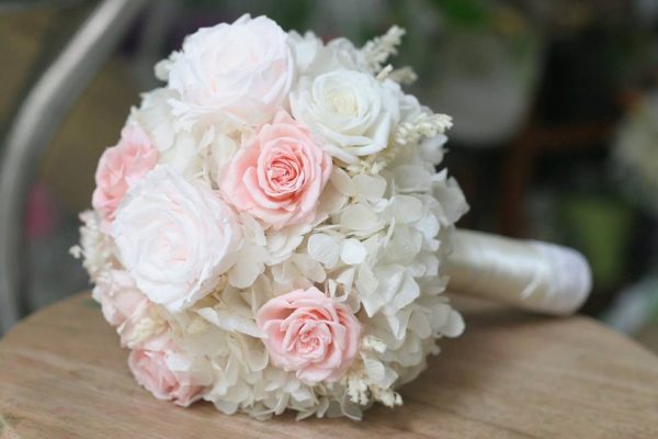 Cách phối hoa cưới với hoa cẩm tú cầu độc đáo