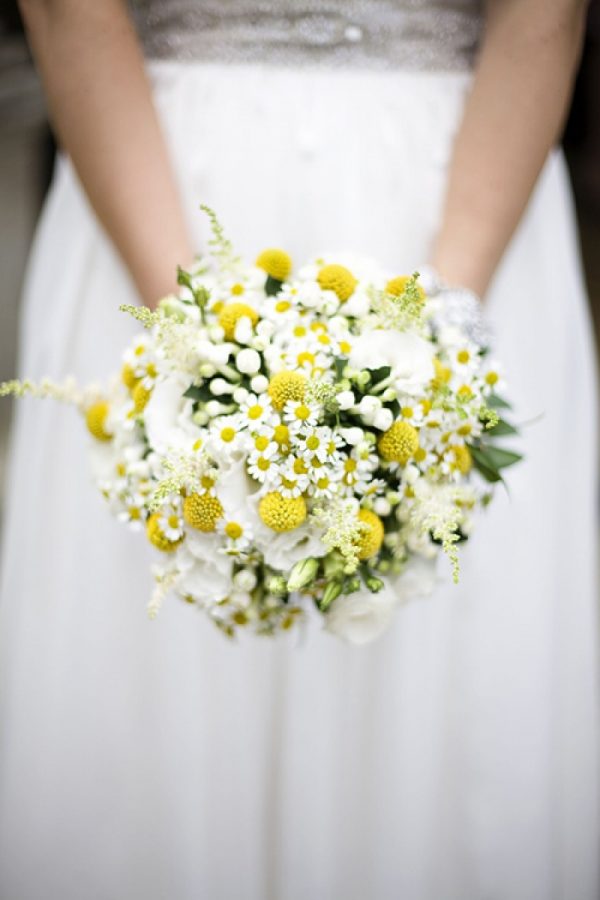Hoa cưới hoa cúc dại cho đám cưới phong cách đồng quê