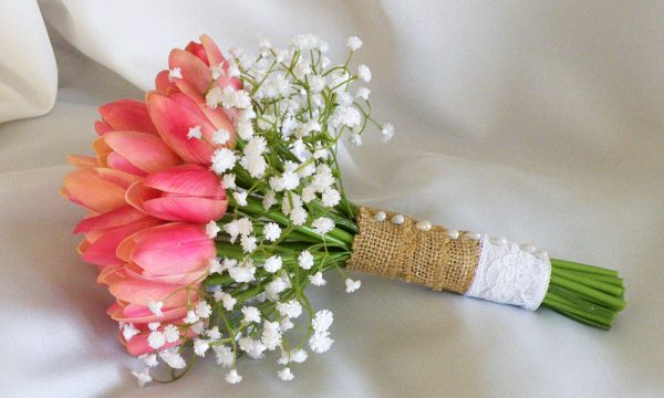 Hoa cưới hoa tulip trang nhã cho đám cưới mùa xuân